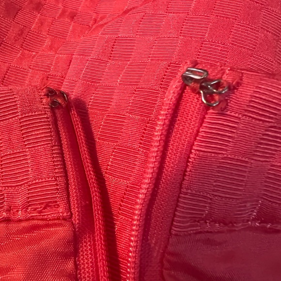 Tahari ASL Arthur S Levine Coral Geometric Textured Dress Size 2 A-Line Sheath - Picture 3 of 5